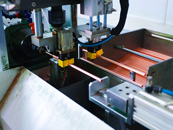 Heat pipe production equipment